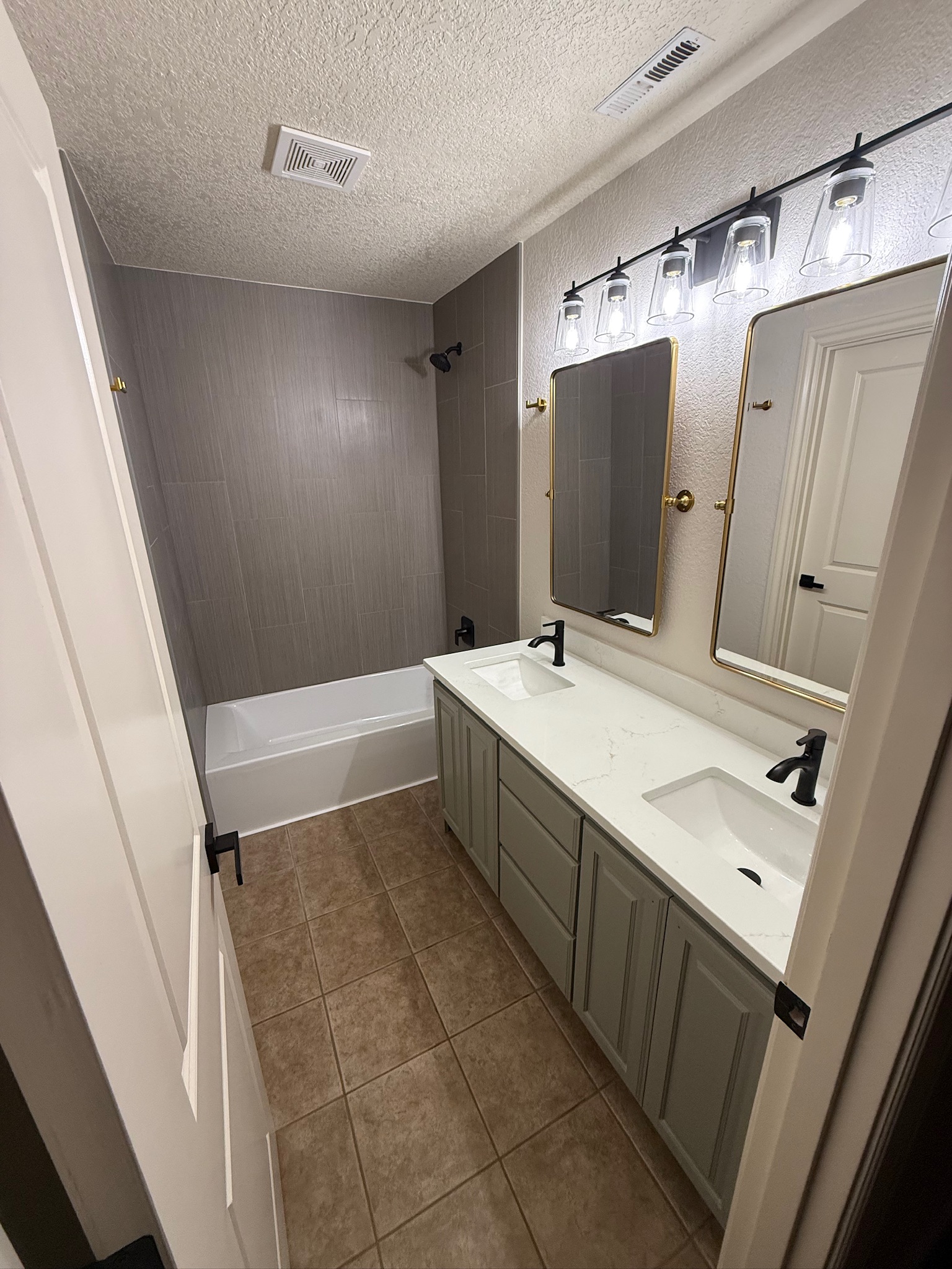 10 Ways to Save Money on a Bathroom Remodel
